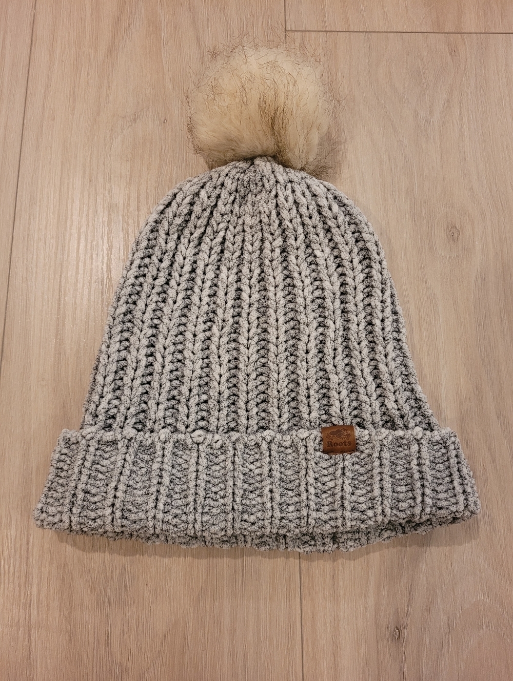 ROOTS | Knit Winter Pom Pom Hat Beanie Toque
